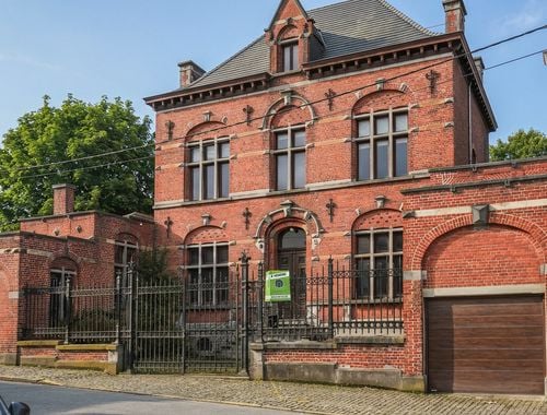                                         Maison de maître à vendre à Wodecq, € 570.000
