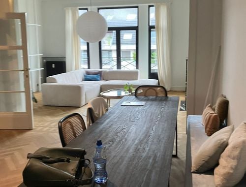                                         Appartement te huur in Berchem, € 1.225
