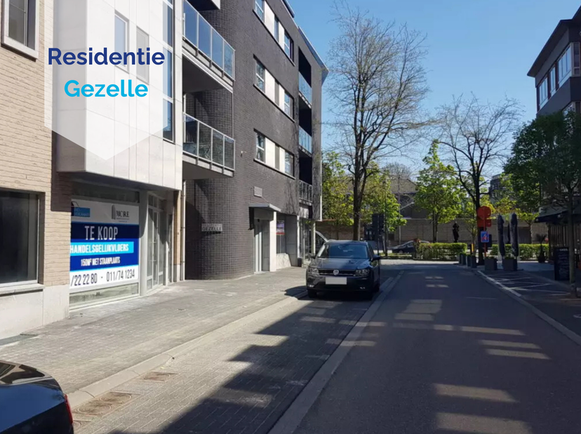 COMMERCIËLE RUIMTE MET UITSTEKENDE LIGGING<br />
Residentie Gezelle is gelegen net binnen de groene boulevard van Hasselt, op toplocatie tussen het Du