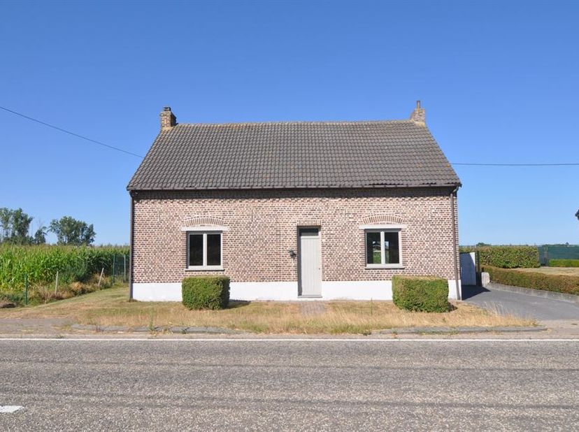 BIEDEN VANAF  200.000 - BID AND BUY JOUW ONLINE BIEDINGSPLATFORM<br />
Charmante open bebouwing met ruime tuin, garage en tal van mogelijkheden<br />