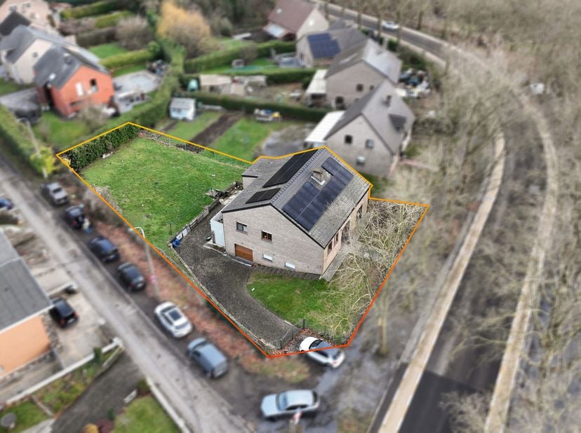 ✨ Surprenante villa 4 façades aux volumes exceptionnels offrant une sobriété énergétique rare ✨<br />
Nichée dans un environnement agréable, tout en r