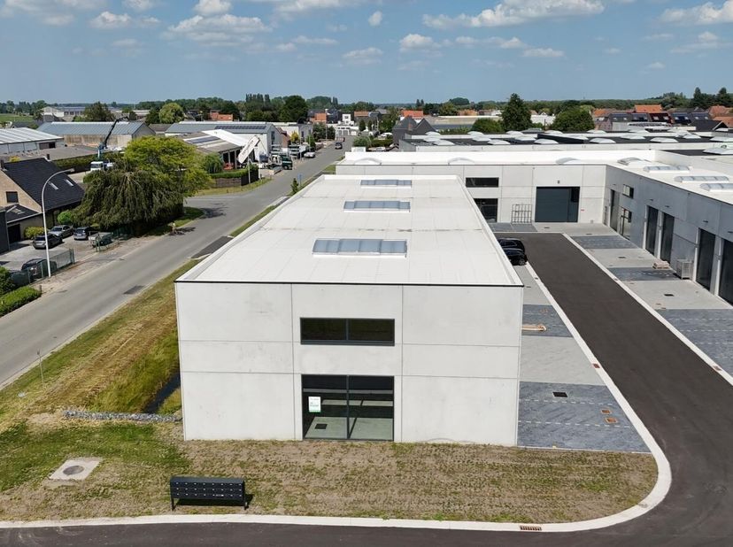 - Nieuwe KMO-units te Ichtegem -<br />
In de Industriestraat te Ichtegem transformeert Global Estate Group de voormalige Dupon Biscuits-site  bekend v