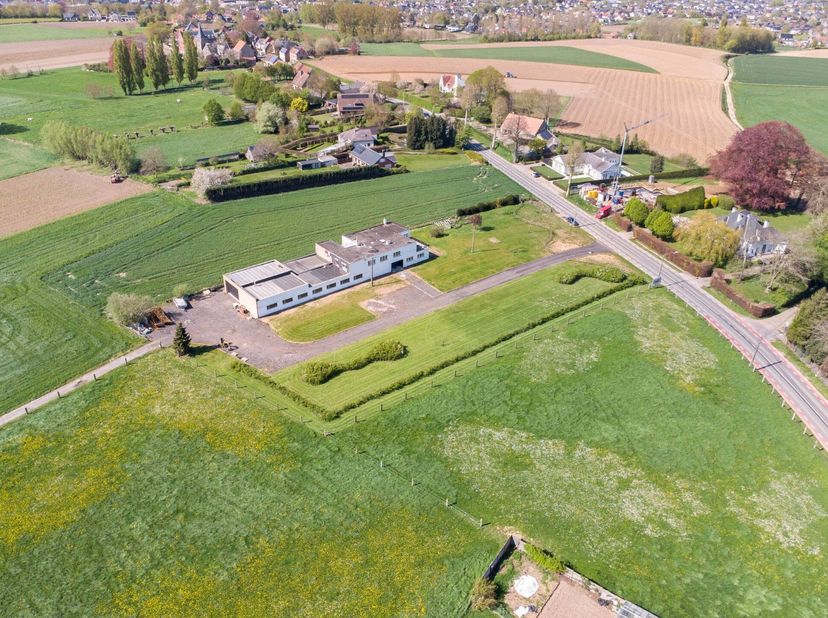 Bedrijfsvastgoed te koop in Kerzelare 93,
                    9700 Oudenaarde