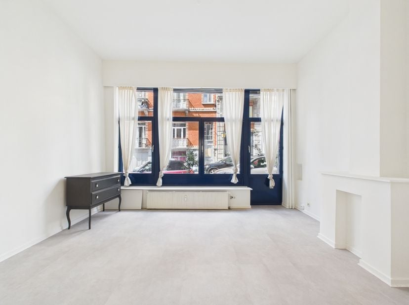 Saint-Gilles | Tussen het Parvis de Saint-Gilles en de Porte de Hal: gerenoveerd studio-appartement!<br />
Het appartement bevindt zich op de begane g