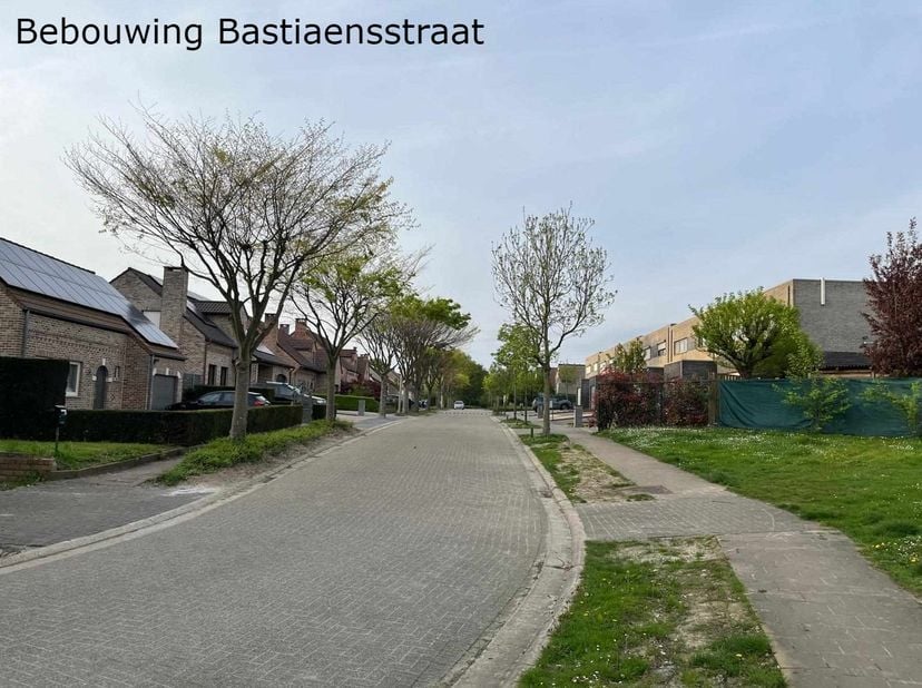 Goed gelegen lot projectgrond (tussen het centrum en het ziekenhuis) met een totale oppervlakte van 6470m². Mogelijkheid tot het bouwen van appartemen