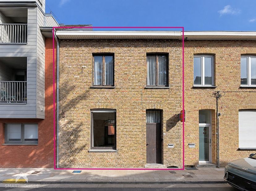Huis te koop in Schuttelaerestraat 3,
                    8900 Ieper