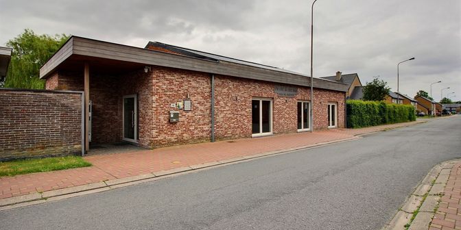 Bien professionnel à louer à 7784 Bas-Warneton
