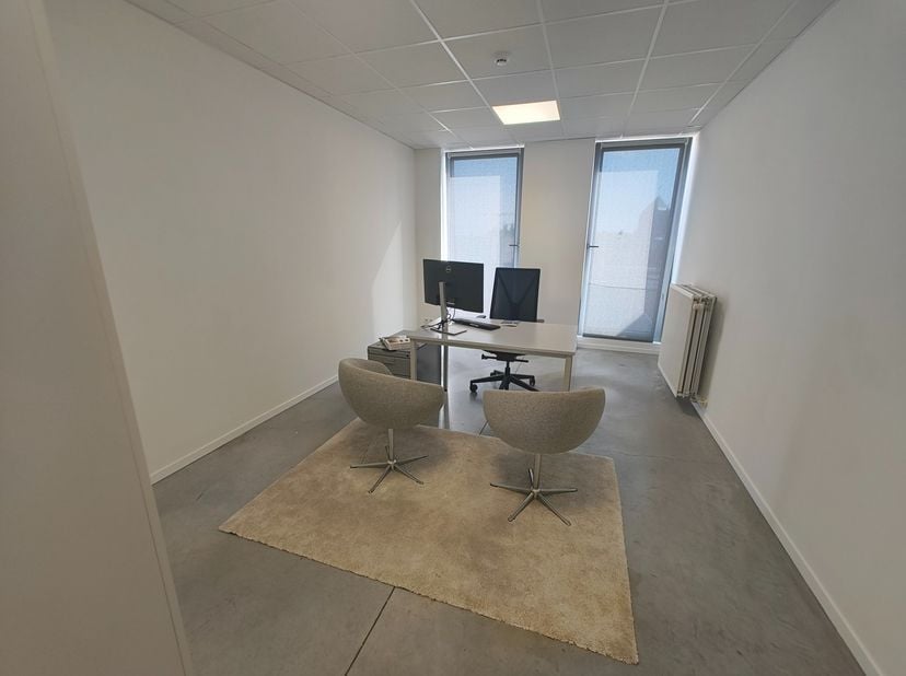 Bien professionnel à louer
                    à 8500 Kortrijk