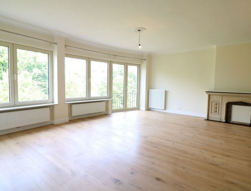                                         Appartement à louer à Uccle, € 1.750
