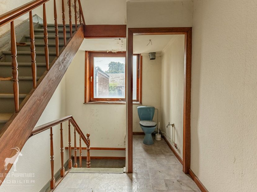Bedrijfswoning te koop in Marcinelle<br />
Referentie van het bureau: V6031-1669<br />
Virtuele rondleiding: https://envisite.net/vtour/fr/ajt62n/fram