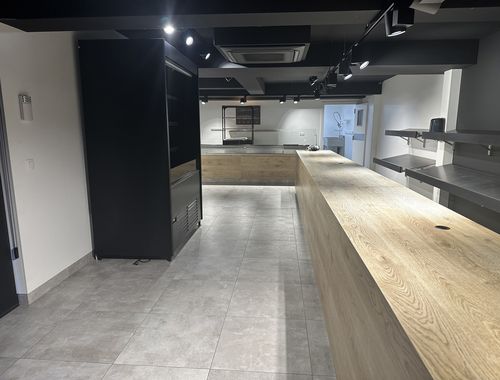                                         Handelszaak te huur in Brasschaat, € 2.440

