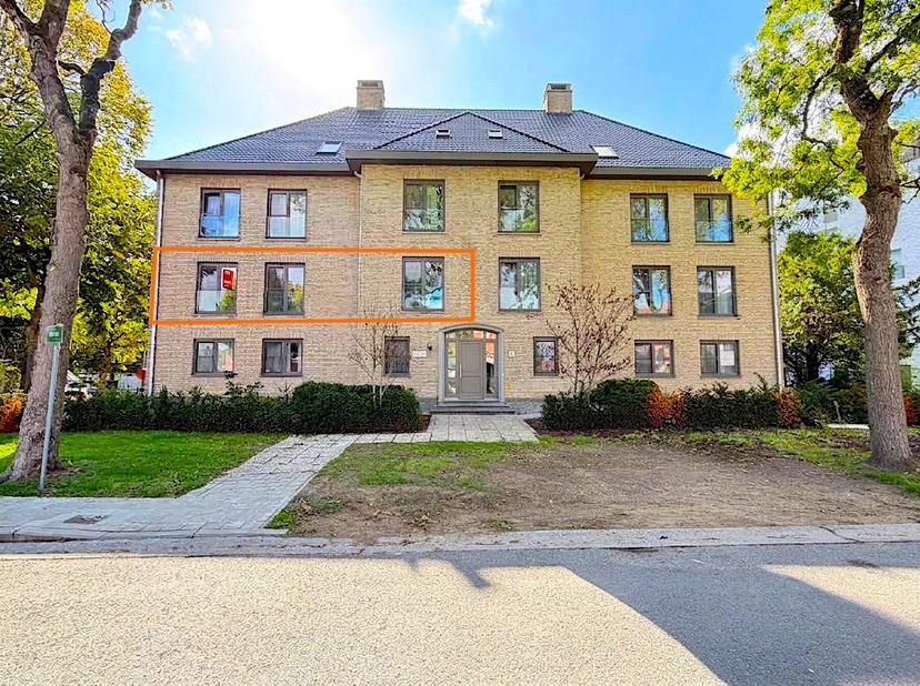 Appartement te koop in Parklaan 37 bus 3,
                    8200 Sint-Michiels
