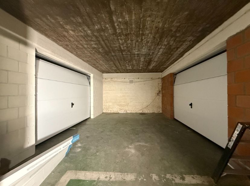 Bien professionnel à louer
                    à 9040 Sint-Amandsberg