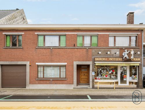                                         Usage mixte à vendre à Deerlijk, € 395.000
