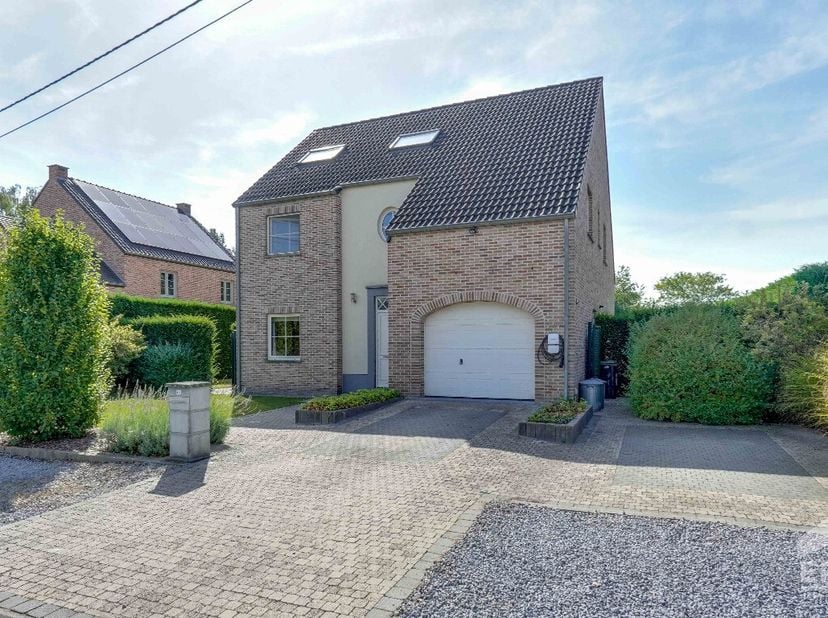 Huis te koop in Gierensstraat 63,
                    3600 Genk