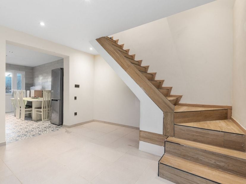 Middelkerke: maison semi-ouverte au centre, à proximité immédiate des transports en commun. Cette maison construite en 1956 a été récemment rénovée et