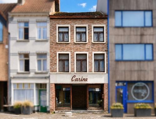                                         Bien commercial avec habitation à vendre à Eeklo, € 169.000
