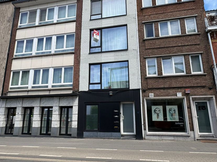 Modern en recent appartement met 1 slaapkamer nabij het centrum van Hasselt.Dit appartement heeft een bewoonbare oppervlakte van 64m² en is ingedeeld