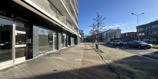 Bedrijfsvastgoed te huur in Luitenant Lippenslaan 46A, 2140 Borgerhout