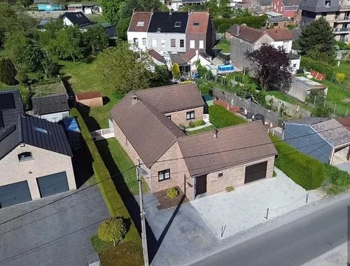                                         Villa à vendre à Anderlues, € 335.000

