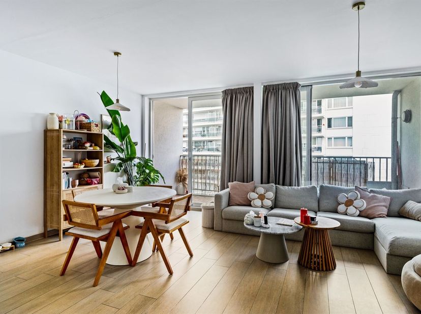 Appartement prêt à emménager avec 2 chambres, une terrasse et une place de parking !<br />
Situation<br />
Cet appartement est situé dans la paisible