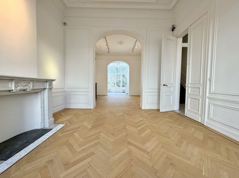 Bien professionnel à louer à Rue Saint Georges 32,
                    1050 Ixelles