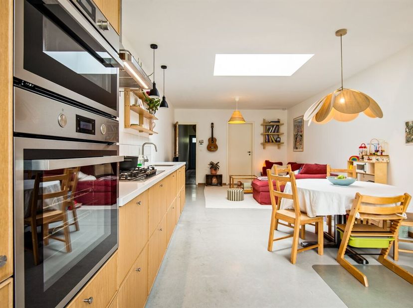 Blokstraat 62, Lier  Stijlvolle stadswoning met karakter en comfort<br />
Wie droomt van een instapklare, volledig gerenoveerde stadswoning in het har