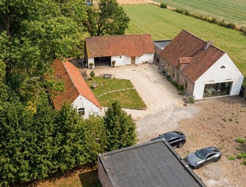                                         Hoeve te koop in Beveren-Leie, € 499.000

