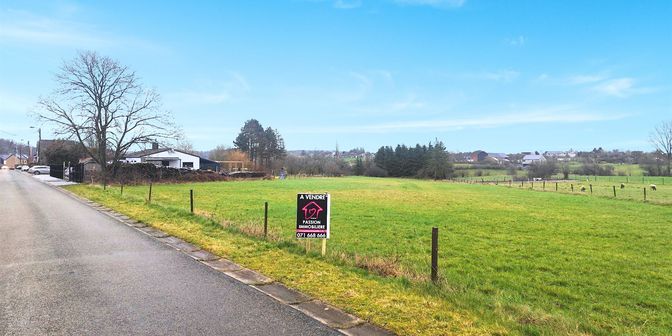 Terrain à vendre à 5630 Cerfontaine