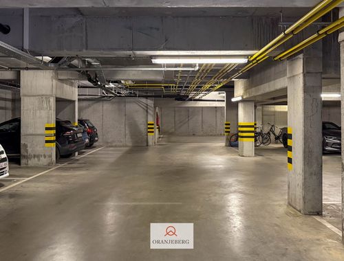                                         Garage te huur in Gent, € 100
