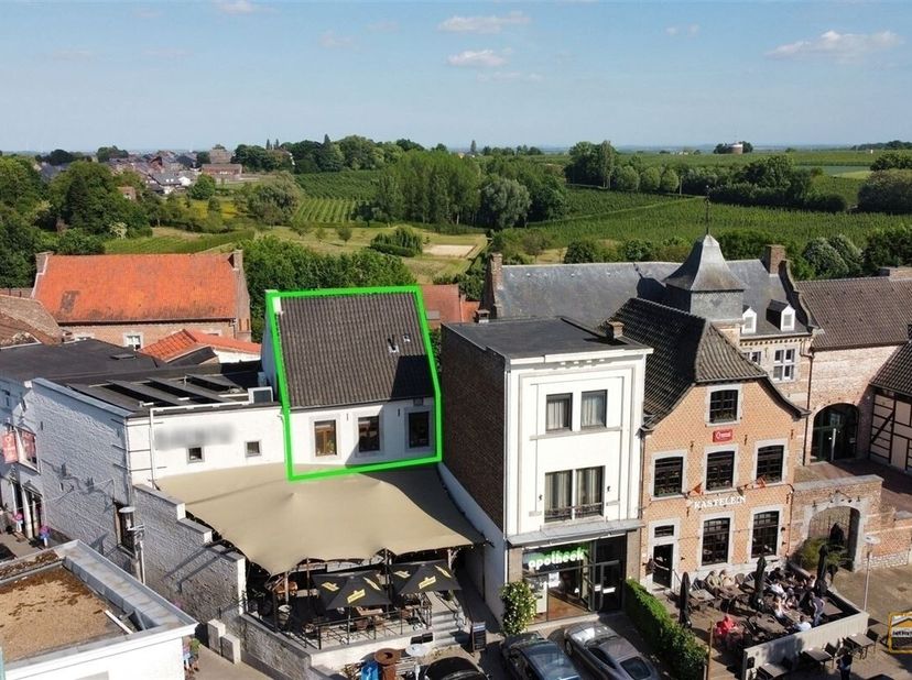 Karaktervol, recent gerenoveerd duplexappartement, pal in centrum Borgloon<br />
- Energiezuinig (EPC: B)<br />
- Asbestveilig<br />
- Elektriciteit c