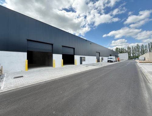                                         Bâtiment d’entreprise à louer à Heist-op-den-Berg, € 1.500
