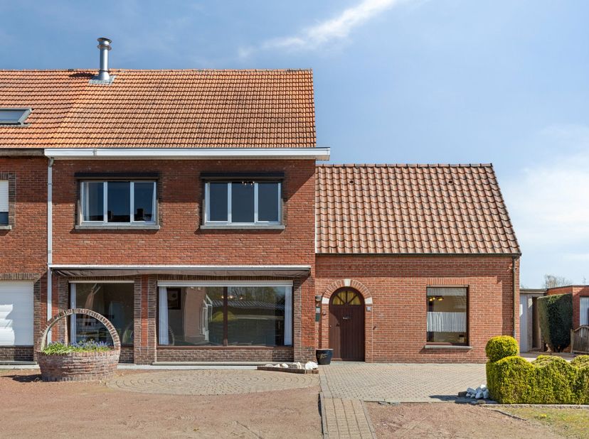 Rustig gelegen woning te Bel (Geel), op wandelafstand van enkele lokale winkels en de prachtige Belse Bossen, en met een vlotte verbinding naar de Zui