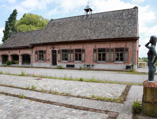                             Villa-Manoir à vendre à Markegem
