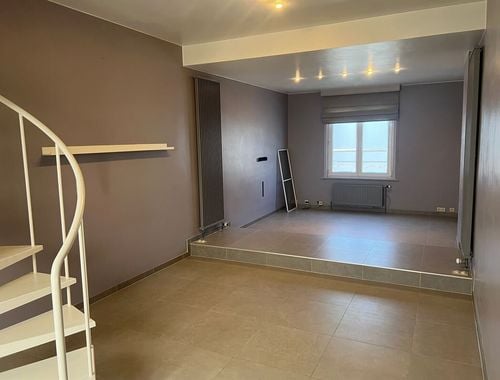                                         Appartement te huur in Tournai, € 695
