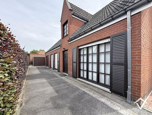                                         Bungalow te koop in Roeselare, € 339.000
