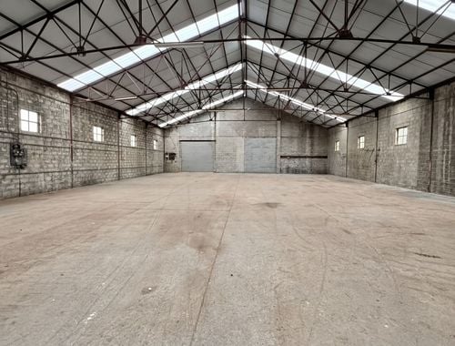                                         Magazijn zonder bureel te huur in Deftinge, € 1.500
