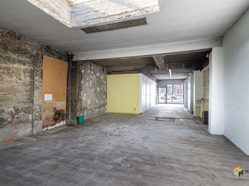 Diksmuidelaan 208 - Berchem<br />
<br />
Rez-de-chaussée commercial (86 m²) avec potentiel à Berchem<br />
Sur Diksmuidelaan à Berchem se trouve ce