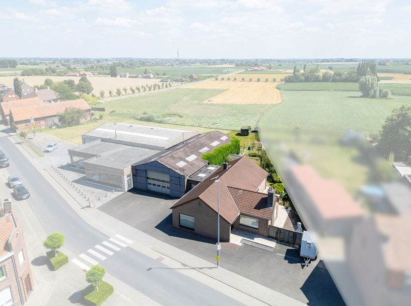 Bien professionnel à vendre
                    à 8902 Hollebeke