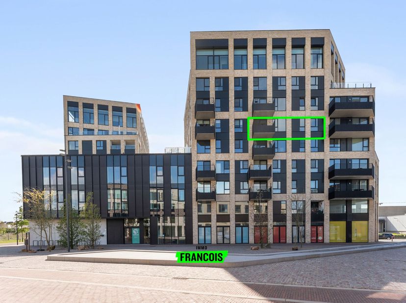 Ce spacieux appartement d'une chambre, lumineux, est situé au cinquième étage de la Suikertoren, au cur animé de Furnes. Grâce à son emplacement centr
