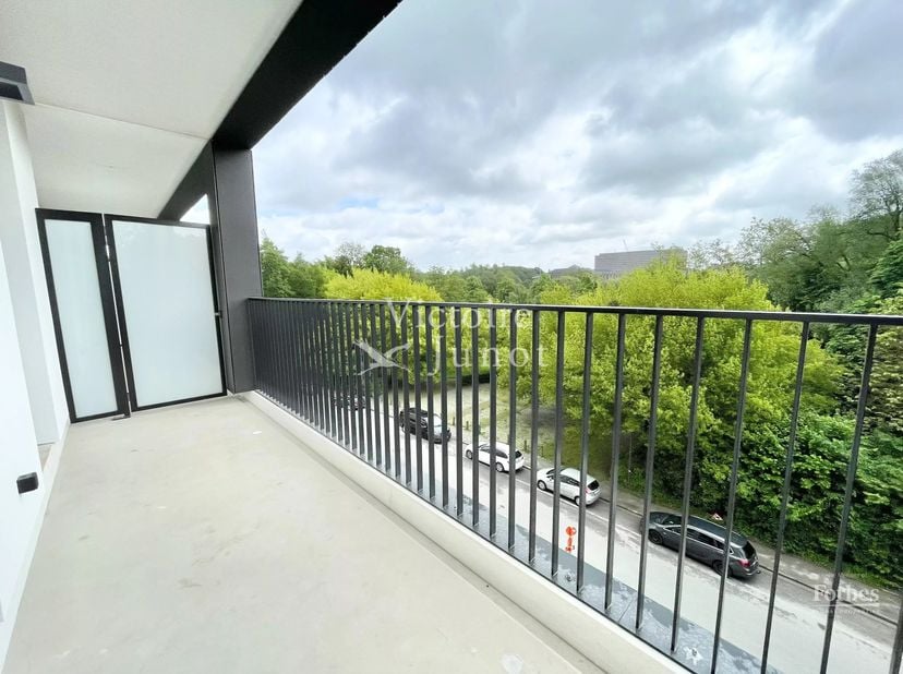 Goed gepresenteerd door Alexandra Dewitte: alexandra.dewitte@victoire.be<br />
Victoire Junot biedt u dit prachtige nieuwe studio-appartement aan binn
