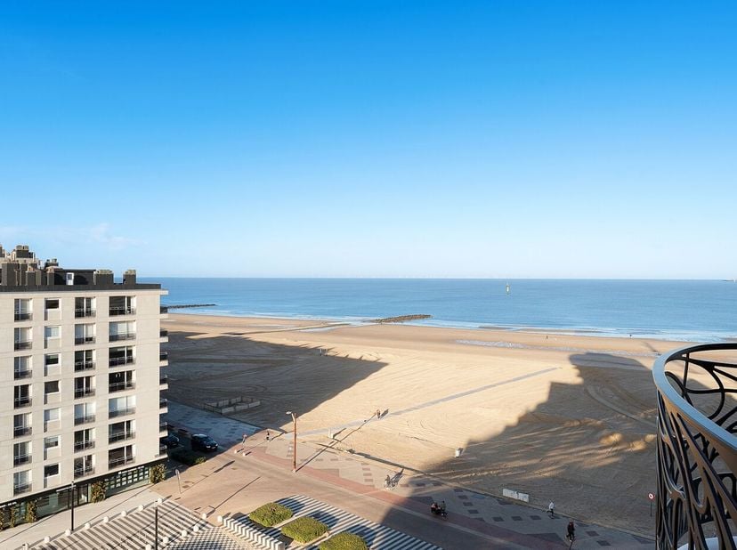 Appartement te koop in Albertplein 16,
                    8300 Knokke