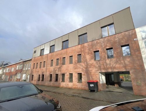                                         Bureaux à louer à Wilrijk, € 2.900
