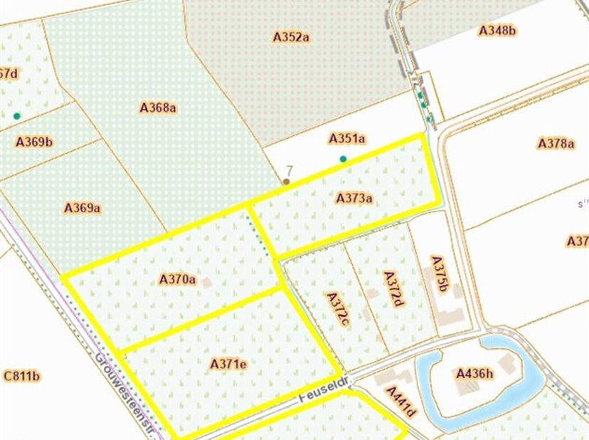 Landbouwgrond van maar liefst 33.000 m² in Sint-Gillis-Waas<br />
Ontdek deze landbouwgrond van circa 33.000 m², gelegen aan de Grouwesteenstraat in S