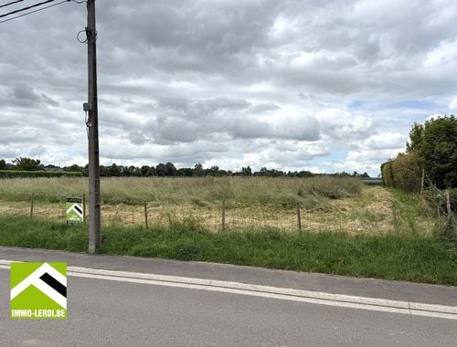                                         Terrain à bâtir à vendre à Lantremange, € 129.000
