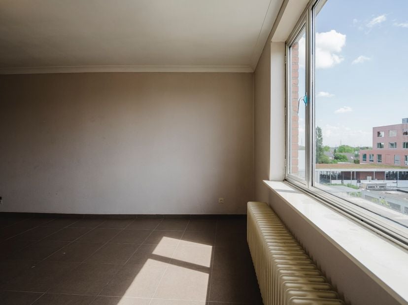 Instapklaar appartement in het centrum van Avelgem. Ideaal voor een starter of investeerder.<br />
<br />
Het appartement is functioneel ingedeeld met