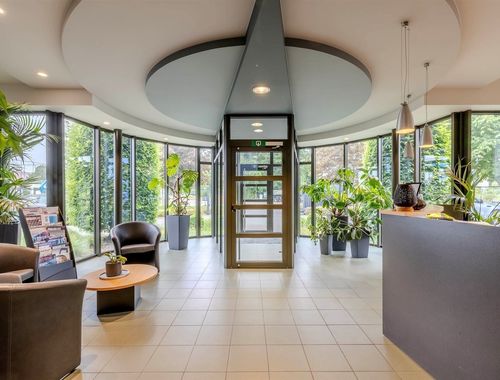                                         Bâtiment d’entreprise à louer à Olen, € 9.800
