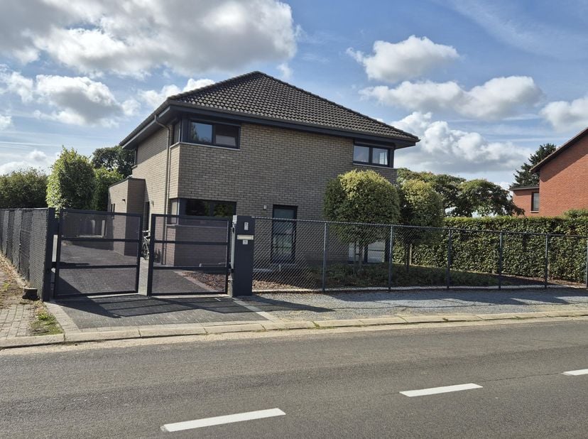 Maison à vendre à Heuvelstraat 18,
                    3550 Heusden