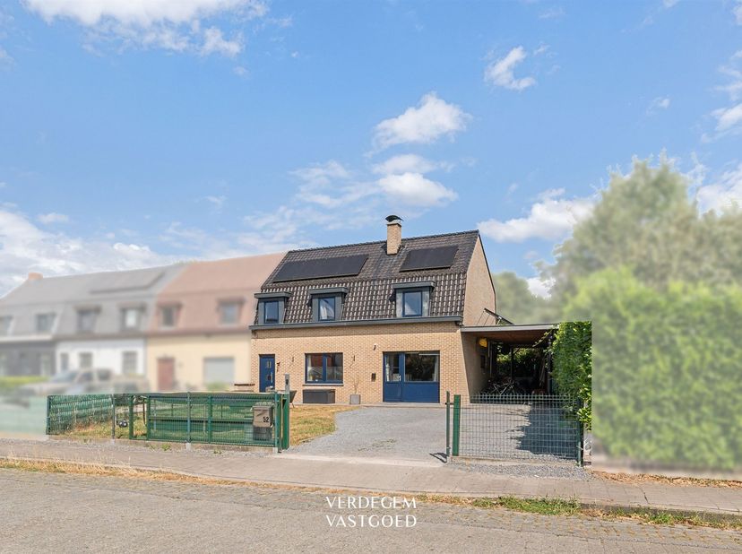 In de Sint-Gerolfstraat woon je in een fijn hoekje van Drongen. <br />
Een rustige, groene straat met de velden en Leie op wandelafstand. <br />
<br