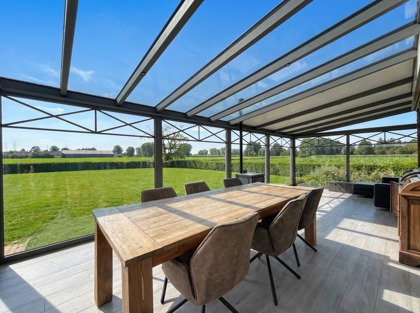 BEZOEKMOMENT<br />
Reserveer snel uw bezoek via sms op 0498/22 22 23<br />
<br />
Rust, ruimte en groen op een prachtig perceel van 4.000 m² in Tems